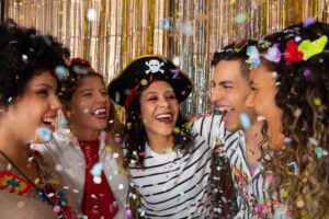 4 dicas para fugir de golpes no Carnaval e aproveitar a folia sem preocupação!