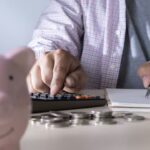 Como pagar uma dívida grande tendo pouco dinheiro? Confira dicas estratégicas!