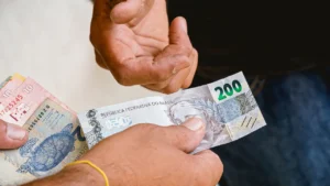 Especialista lista algumas verdades e mentiras sobre o empréstimo consignado e dá dicas para evitar ser vítima de golpes